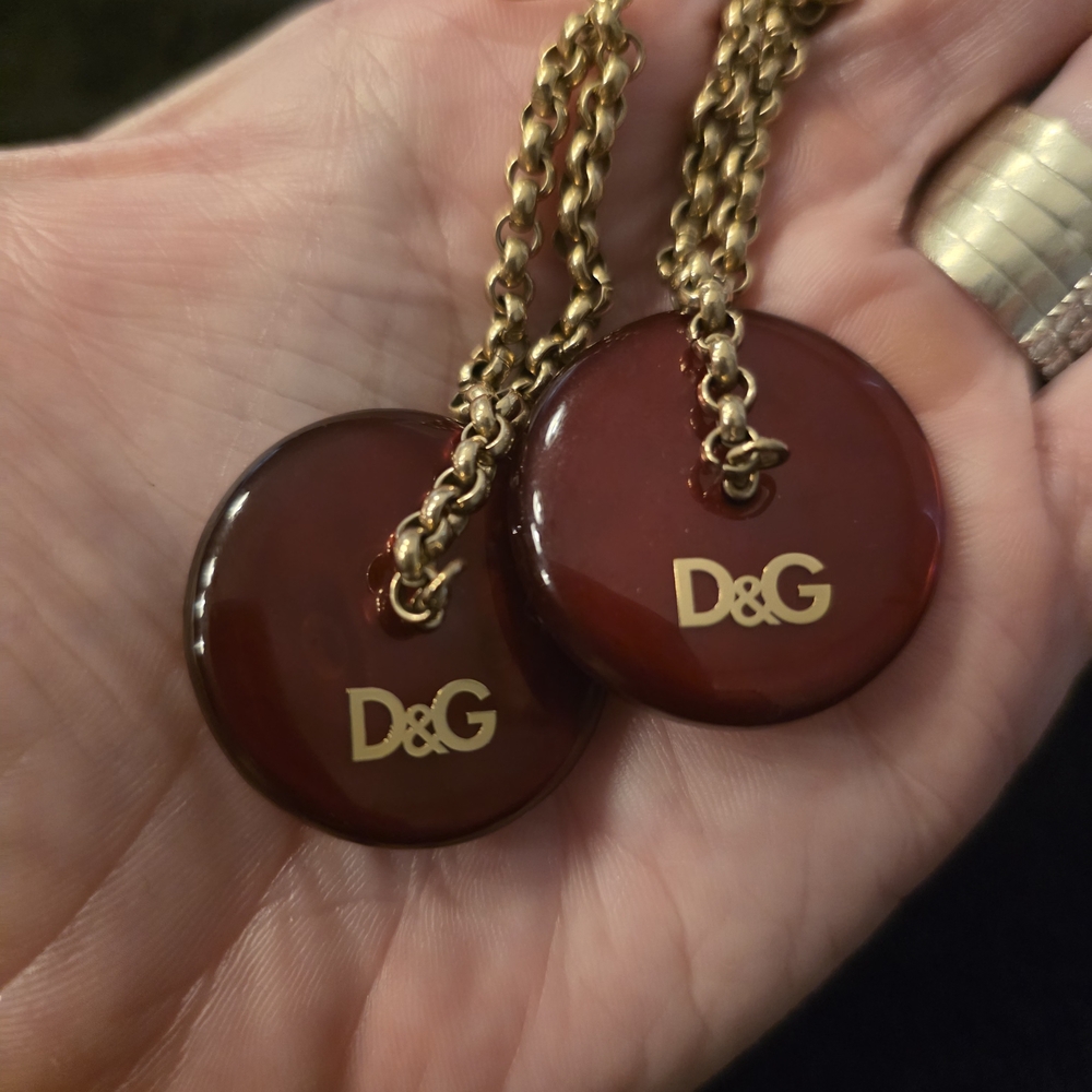 100% Authentic D&G Red and Gold Chain Earrings. - Picture 5 of 5